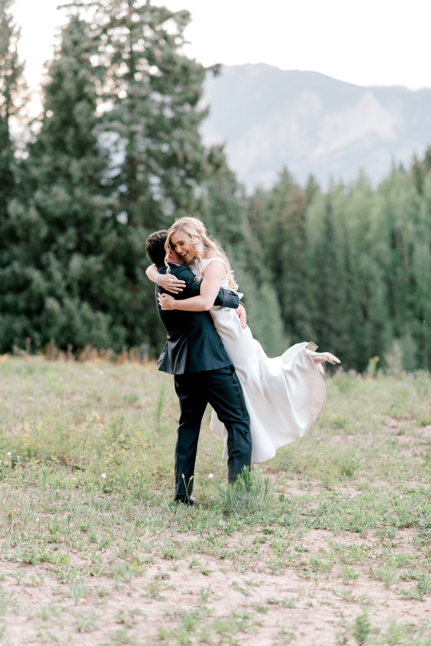 bride and groom in crested butte crested butte wedding