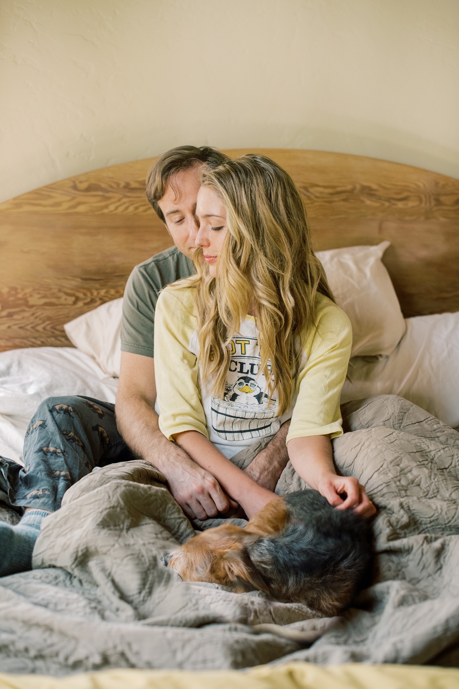 engagement session with dogs, lifestyle engagement session